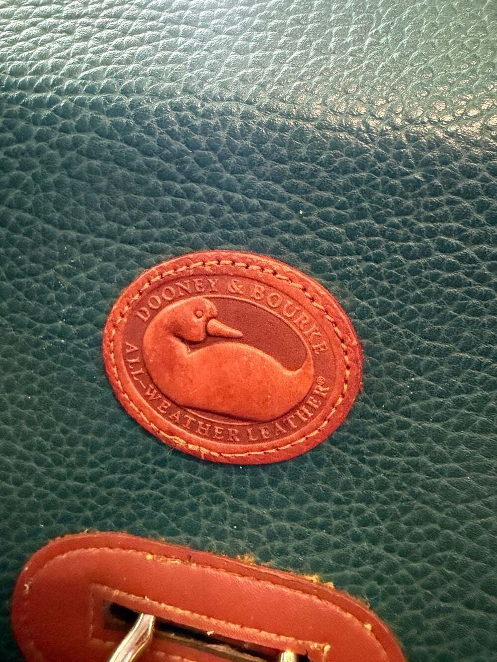 Vintage Dooney & Bourke All Weather Leather Green British Tan Saddle Crossbody - Picture 2 of 6